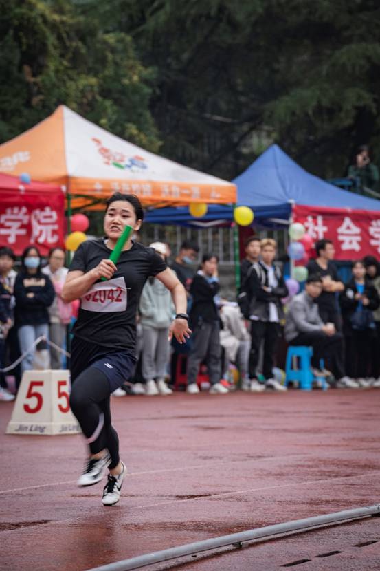 女子4×100m接力